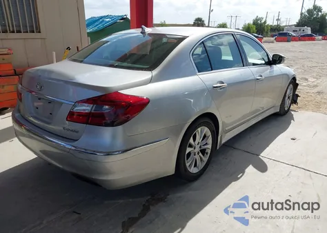 2013 Hyundai Genesis 3.8 z USA, uszkodzony, nr VIN KMHGC4DD4DU243234